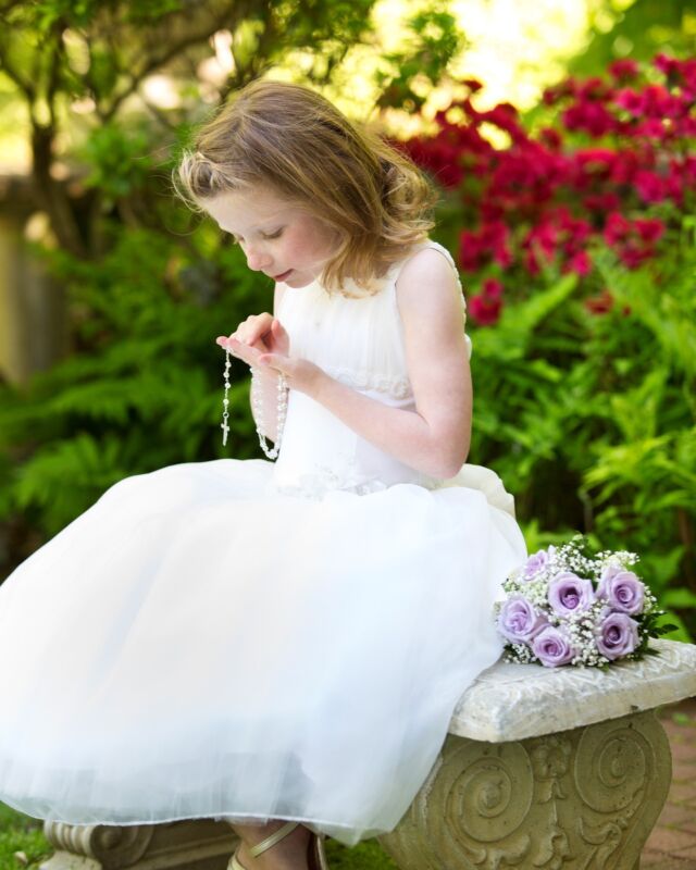 One of the best locations on Long Island for Communion Portrait Sessions, the Vanderbilt Museum.#firstholycommunion #communion2025 #northportfamilyphotographer #huntingtonfamilyphotographer